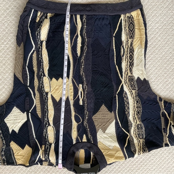 Like new Coogi sweater large. Excellent condition. - Picture 4 of 4